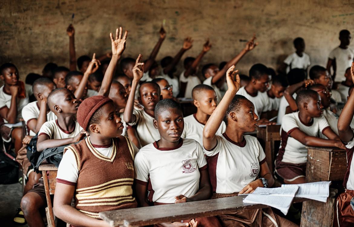 Des élèves réunies dans une école à Ruyigi